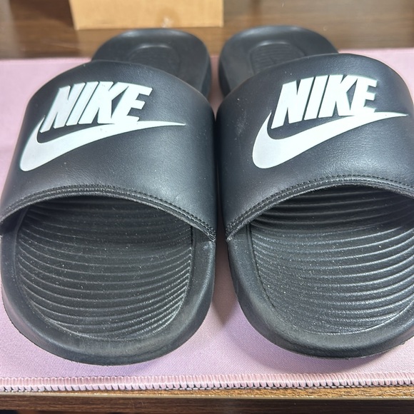 NIKE size 10 - Picture 8 of 8